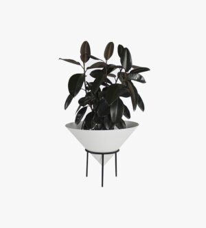陶器の円錐花瓶